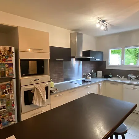 Сasa de vacaciones Family Mérignac